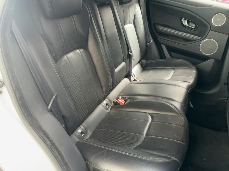 Land Rover Evoque 2.0 Td4 SE Dynamic — zdjęcie 14