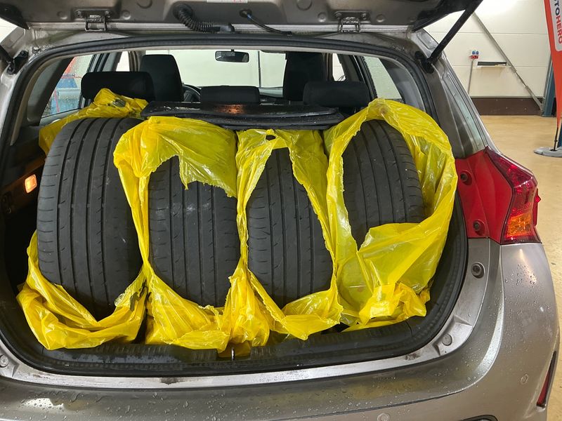 Toyota Auris 1.4 Turbodiesel Cool 2014 – снимка 15