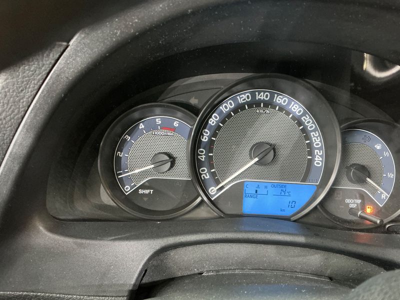 Toyota Auris 1.4 Turbodiesel Cool — zdjęcie 13