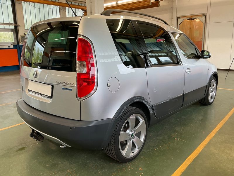 Skoda Roomster 1.6 Scout Plus Edition — zdjęcie 2