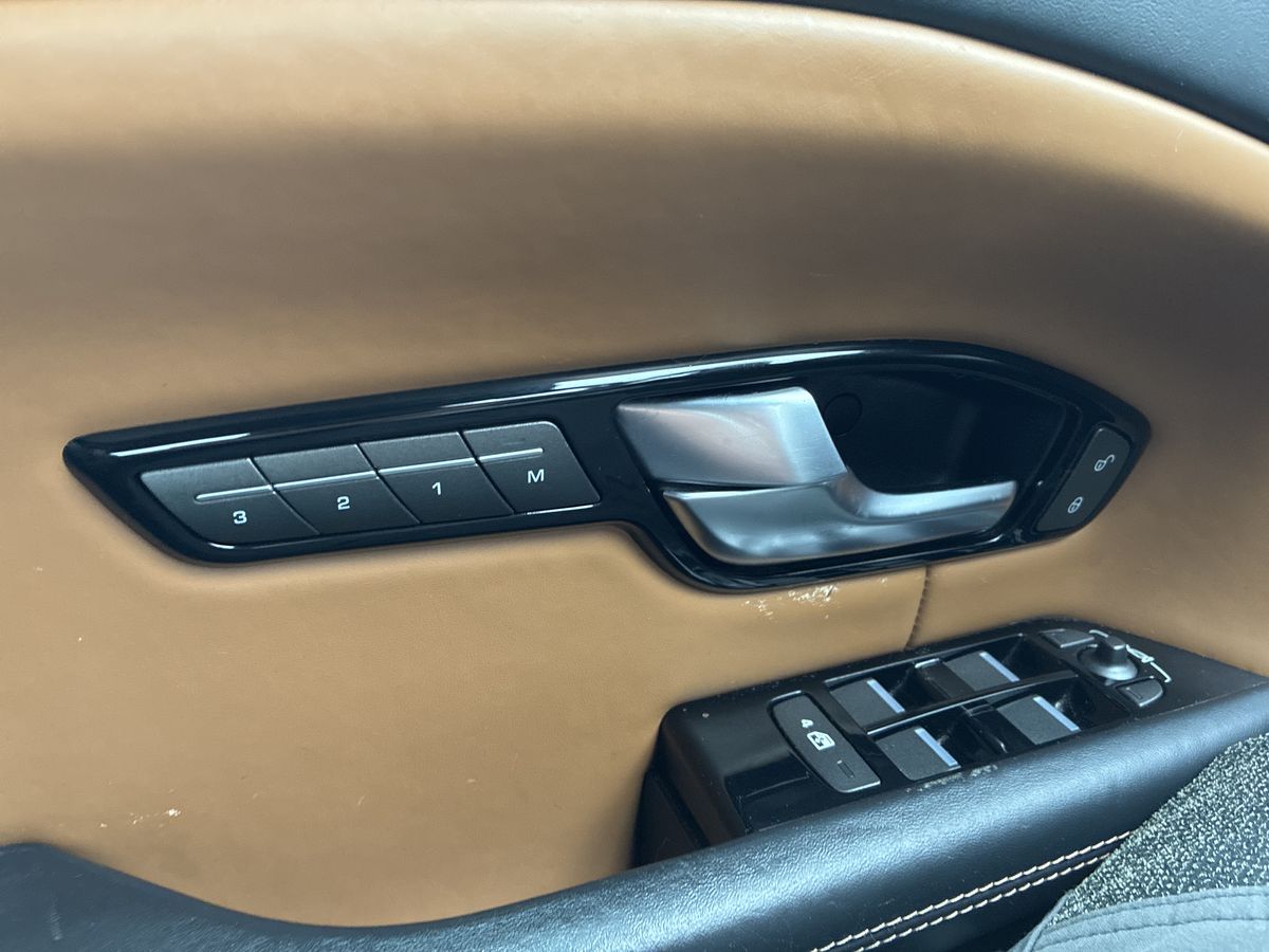 Land Rover 2017 — photo 21