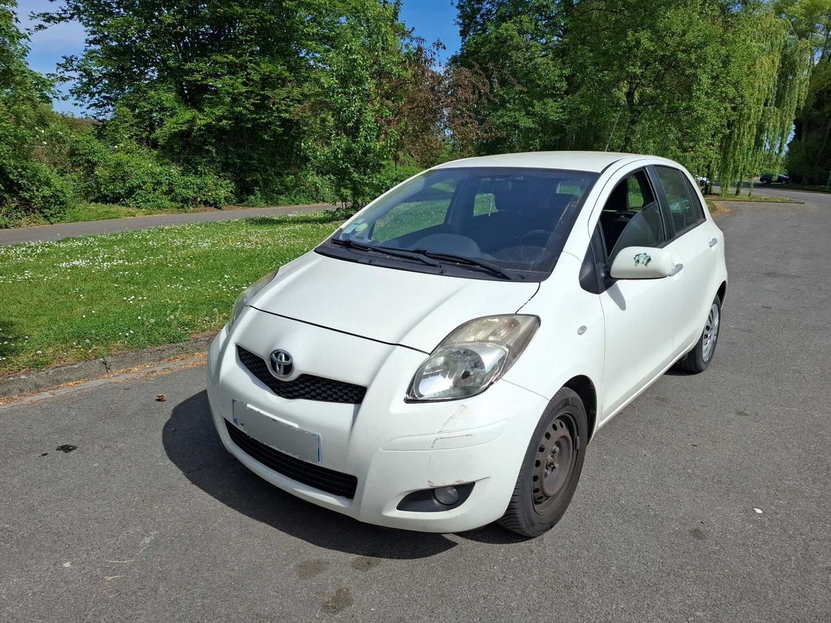 Toyota Yaris 2011