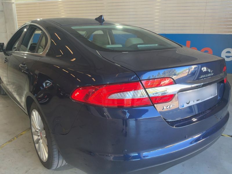 Jaguar XF 2.2 D — zdjęcie 3