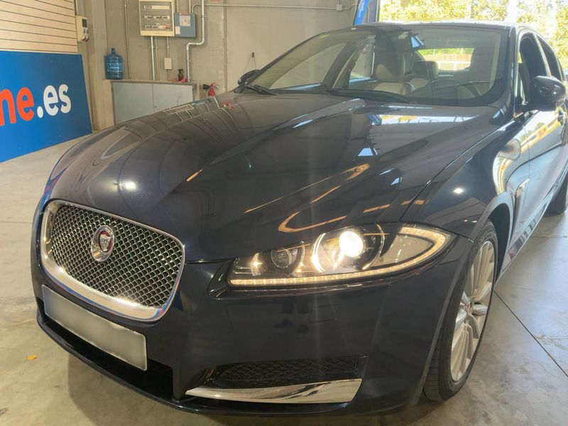 Jaguar XF 2.2 D — zdjęcie 2