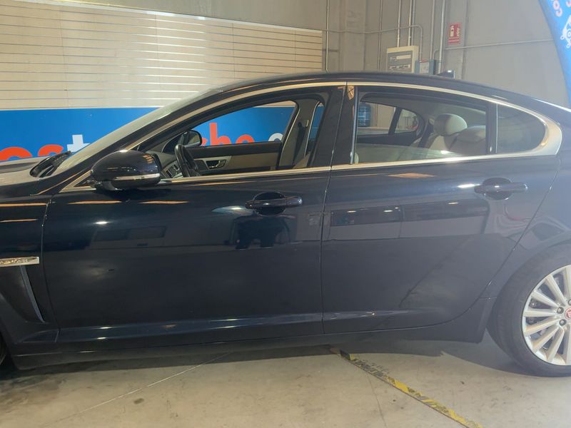 Jaguar XF 2.2 D — zdjęcie 4