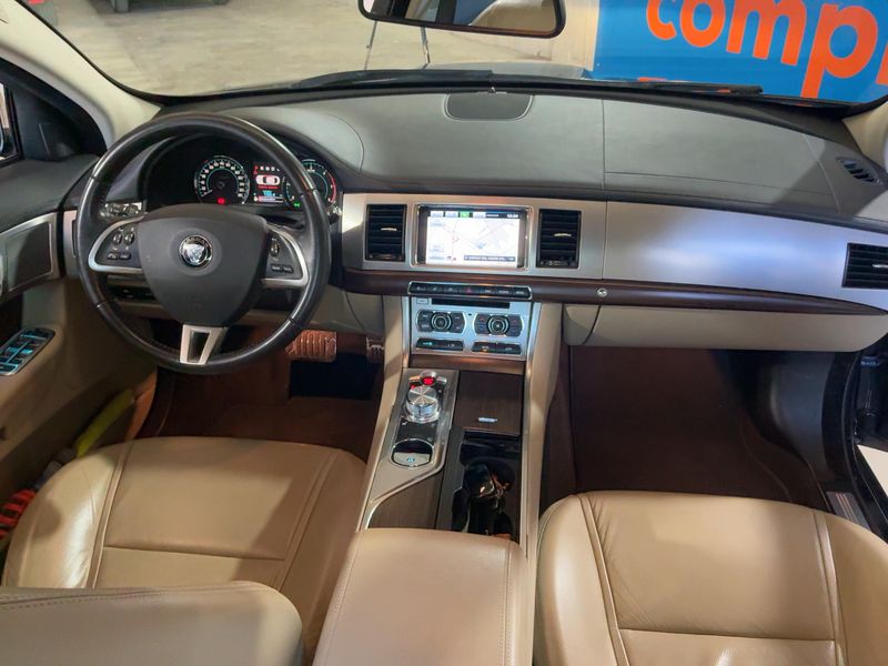 Jaguar XF 2.2 D — zdjęcie 12