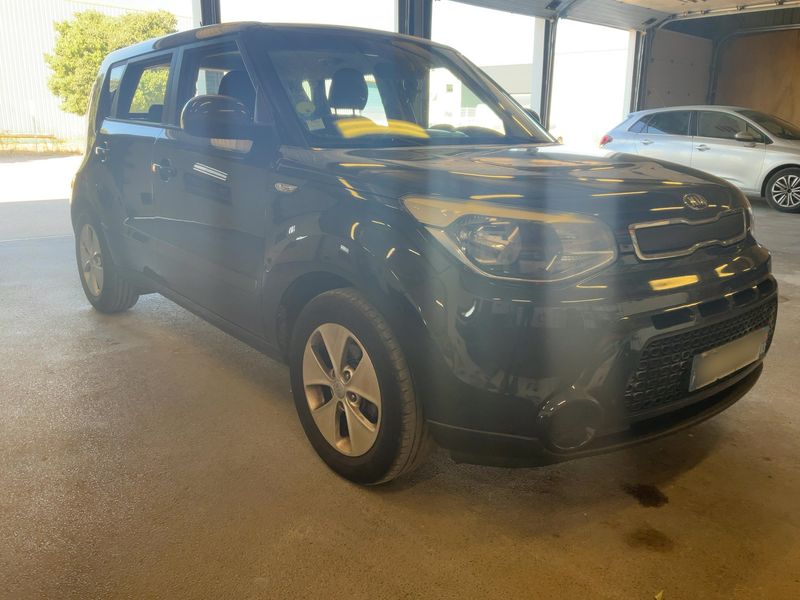 Kia Soul 1.6 CRDi M — zdjęcie 8