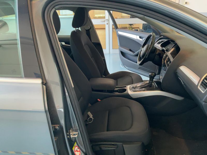 Audi A4 2.0 TDI quattro Advanced — zdjęcie 11