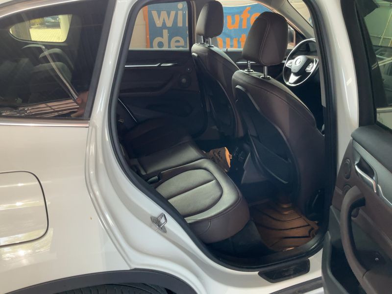 BMW X1 xDrive 20d xLine — zdjęcie 14