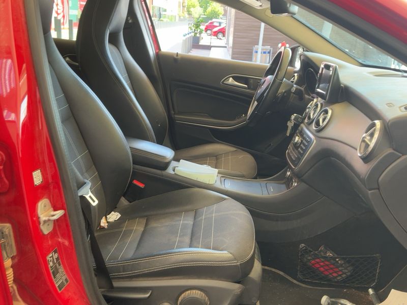 Mercedes-Benz GLA-Klasse GLA 200 d Urban — zdjęcie 11