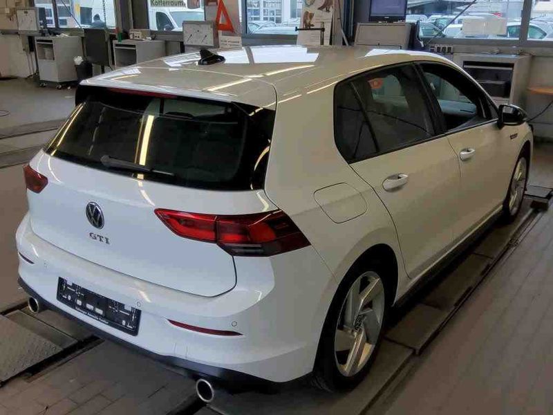 Volkswagen Golf VIII 2.0 TSI GTI — zdjęcie 13