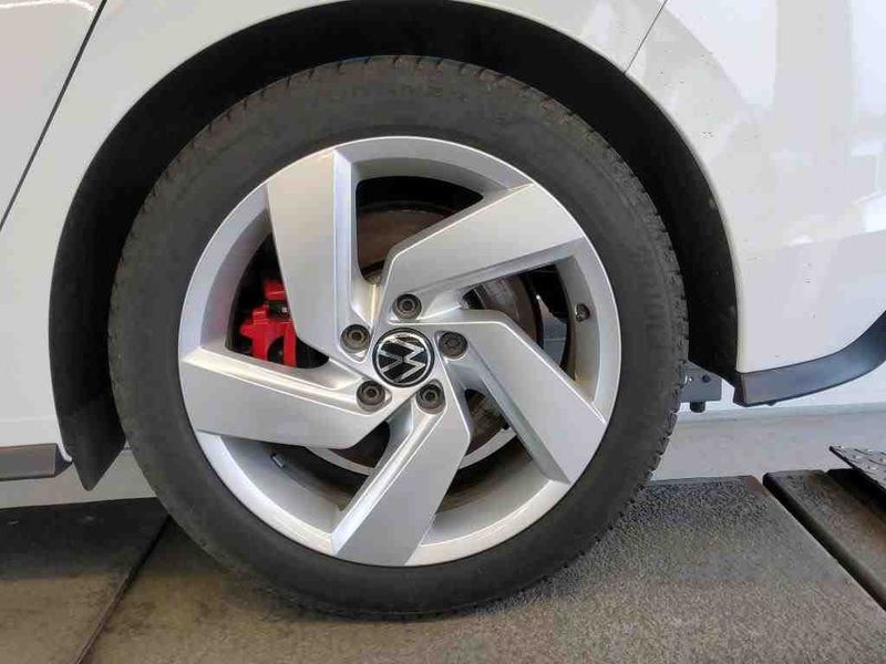 Volkswagen Golf VIII 2.0 TSI GTI — zdjęcie 22
