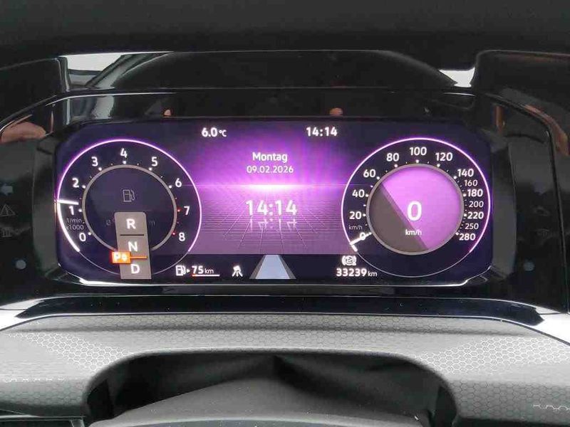 Volkswagen Golf VIII 2.0 TSI GTI — zdjęcie 14