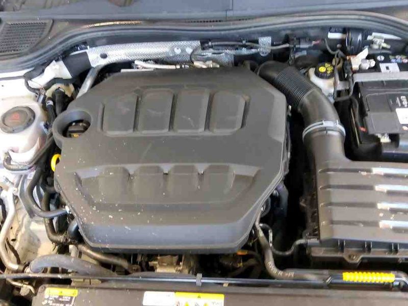 Volkswagen Golf VIII 2.0 TSI GTI — zdjęcie 25