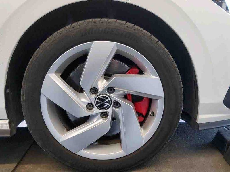 Volkswagen Golf VIII 2.0 TSI GTI — zdjęcie 21