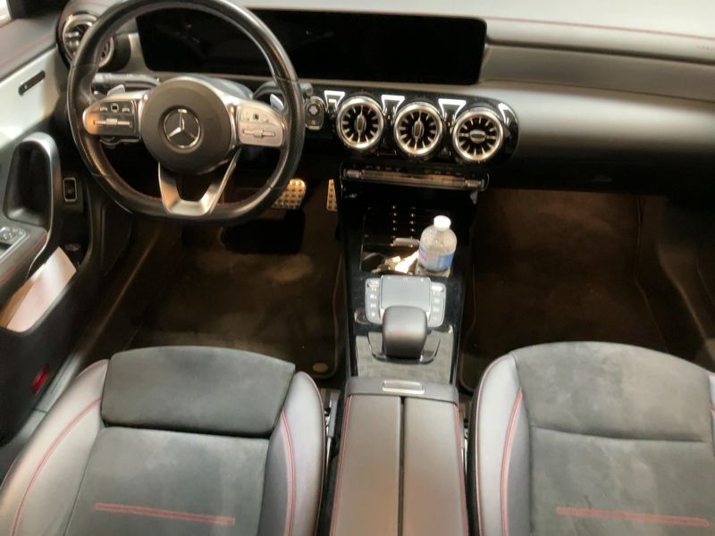 Mercedes-Benz CLA-Klasse CLA 200 AMG Line — zdjęcie 12