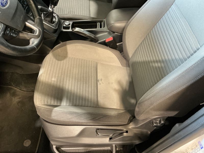 Ford C-Max 1.0 EcoBoost Titanium 2017 – снимка 27