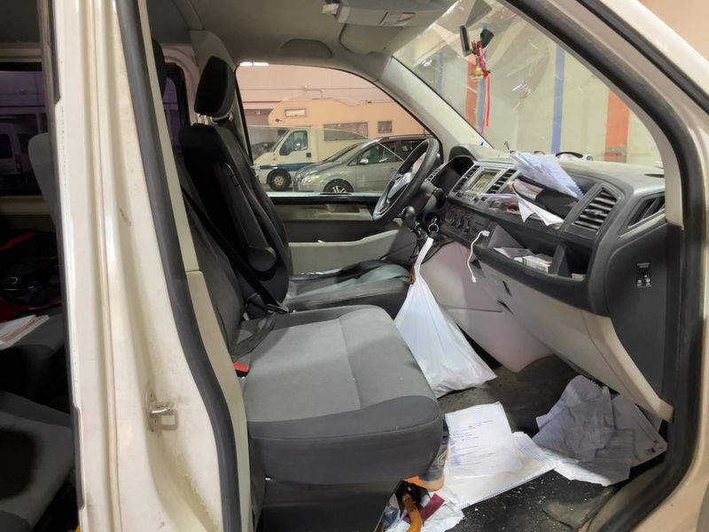 Volkswagen T6 Kombi 2.0 TDI — zdjęcie 11