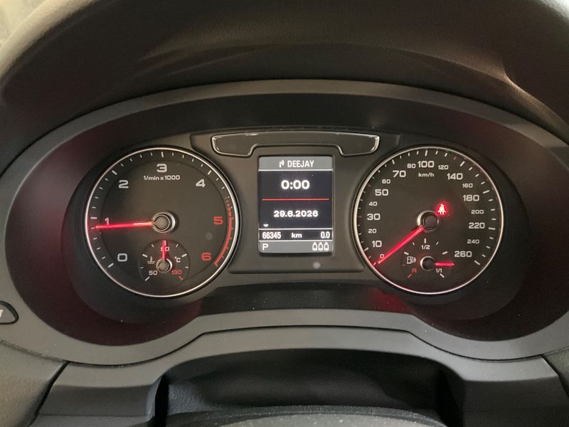 Audi Q3 2.0 TDI quattro Sport 2015 – снимка 18