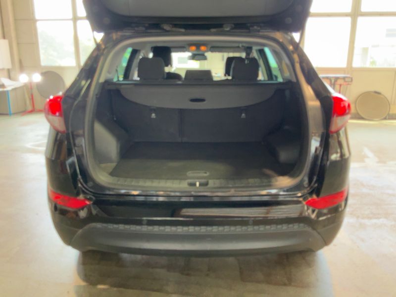 Hyundai Tucson 1.7 CRDi Classic blue 2WD — zdjęcie 10