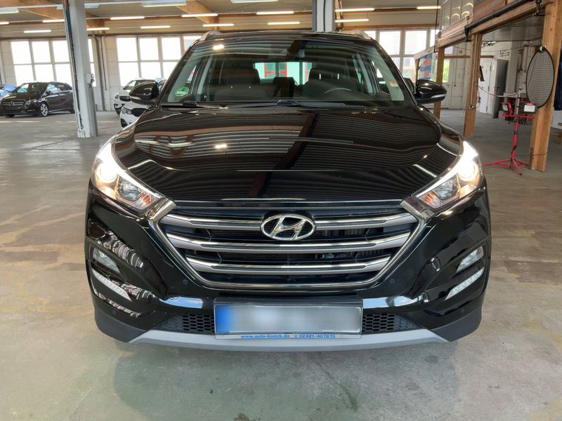 Hyundai Tucson 1.7 CRDi Classic blue 2WD — zdjęcie 9