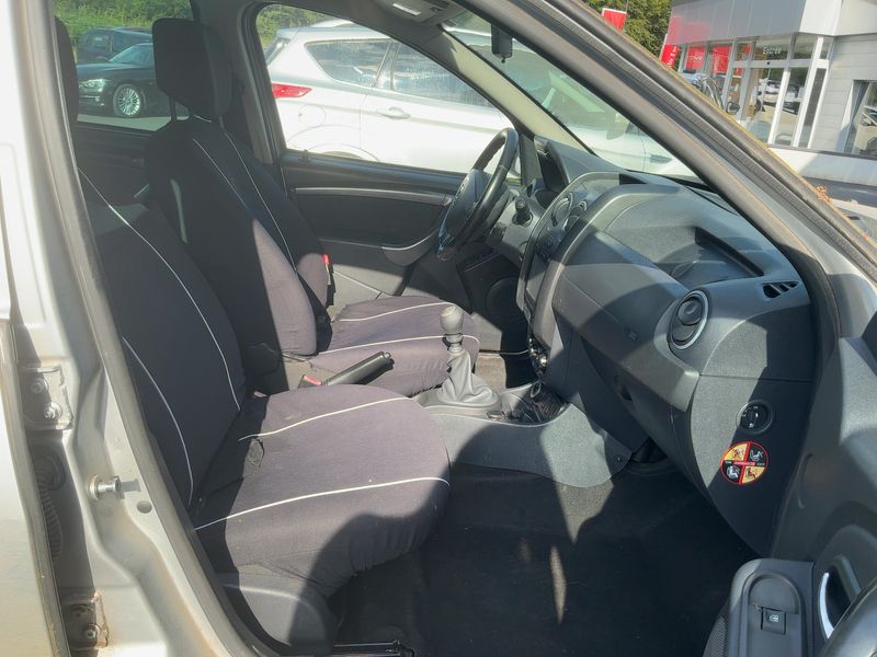 Dacia Duster 1.5 dCi Prestige 4x4 2014 – снимка 16