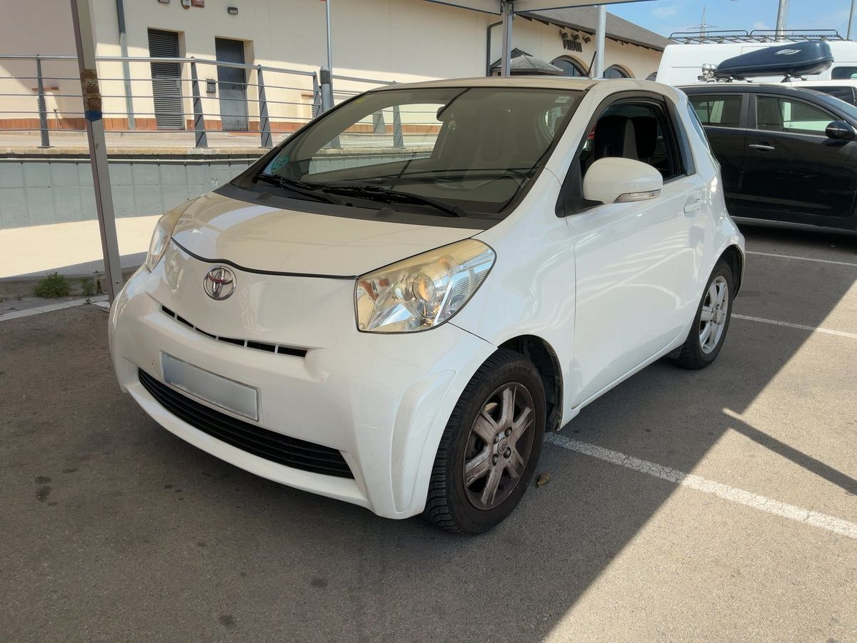 Toyota iQ 2010