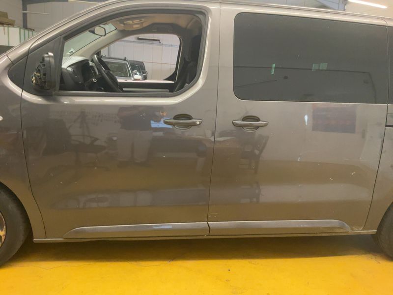 Peugeot Traveller 1.5 Blue-HDi Business L2 — zdjęcie 4