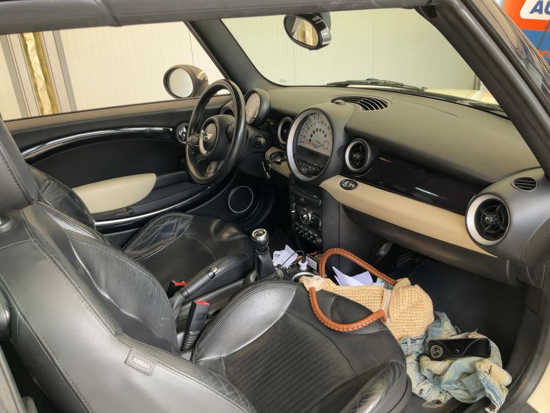MINI Cabrio Cooper — zdjęcie 12