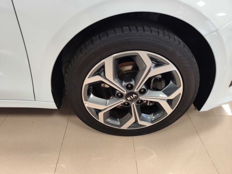 Kia cee'd 1.6 CRDi Mild-Hybrid Tech — zdjęcie 16