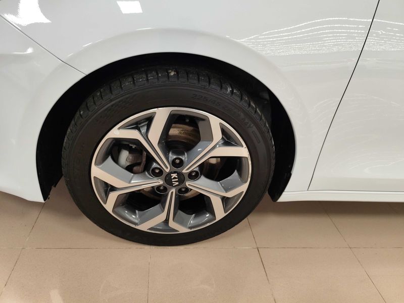 Kia cee'd 1.6 CRDi Mild-Hybrid Tech — zdjęcie 19