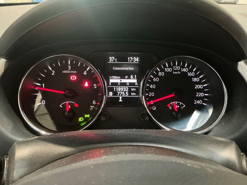 Nissan Qashqai 1.5 Turbodiesel 360 — zdjęcie 13