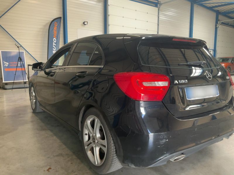 Mercedes-Benz A-Klasse A 180 CDI BlueEfficiency Urban — zdjęcie 3