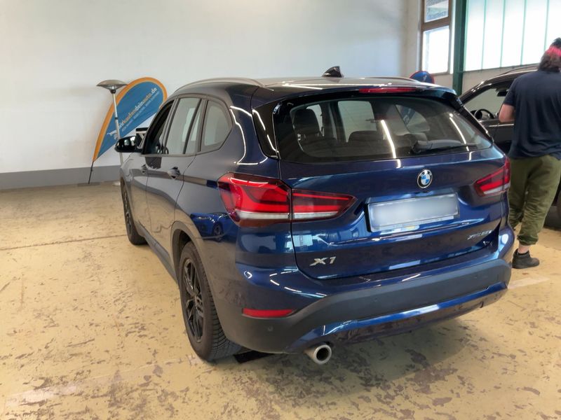 BMW X1 xDrive 25e Advantage — zdjęcie 3