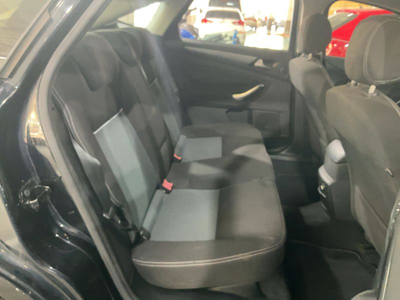 Ford Mondeo 2.0 TDCi Limited Edition — zdjęcie 14