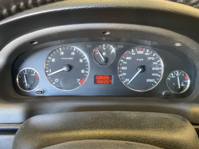 Peugeot 406 2.0 — zdjęcie 4