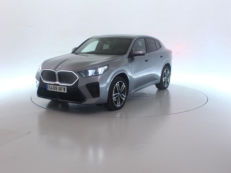 iX2 eDrive20 M Sport