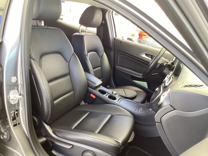 Mercedes-Benz GLA-Klasse GLA 180 d Urban — zdjęcie 11