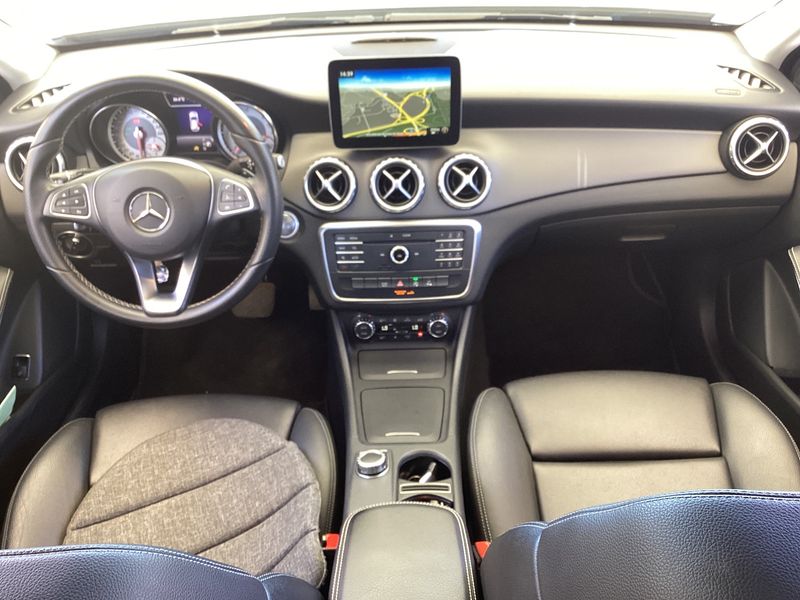 Mercedes-Benz GLA-Klasse GLA 180 d Urban — zdjęcie 12