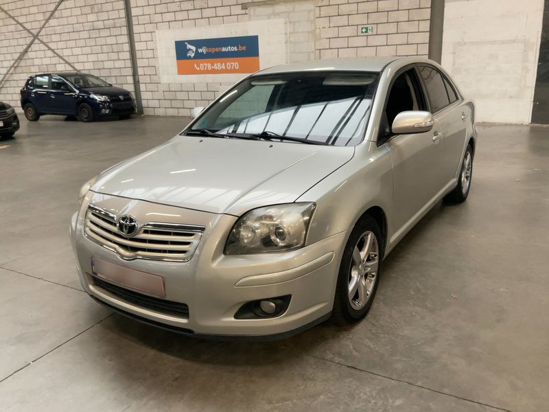 Toyota Avensis 1.8 Sol Liftback