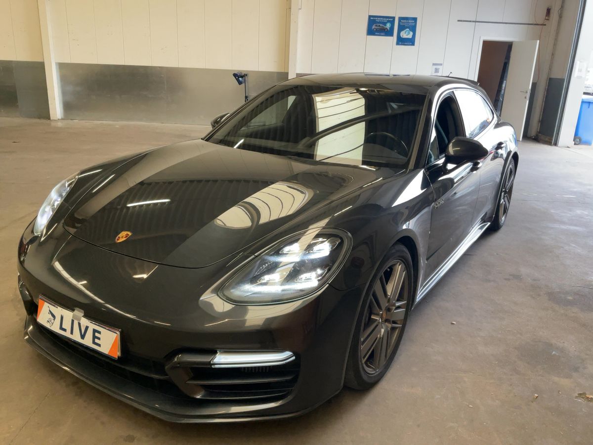 Porsche Panamera 2021