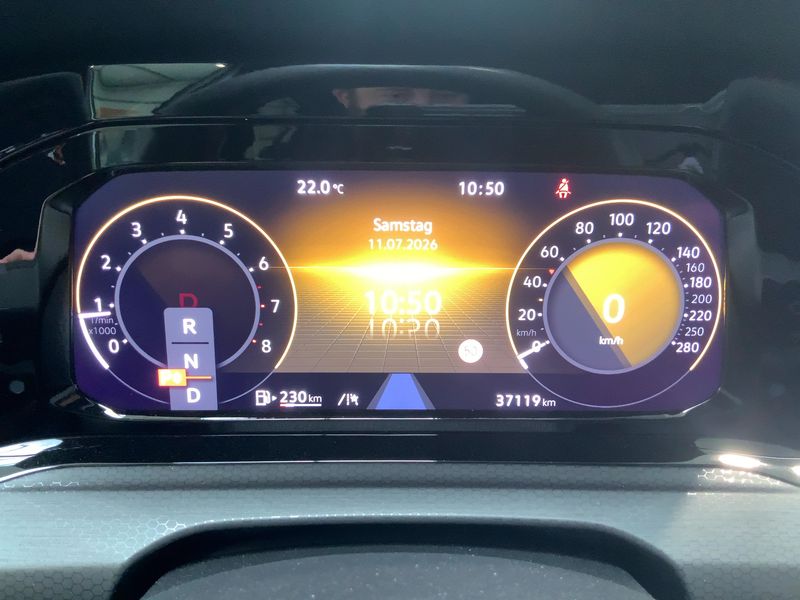 Volkswagen Golf VIII 2.0 TSI GTI — zdjęcie 13