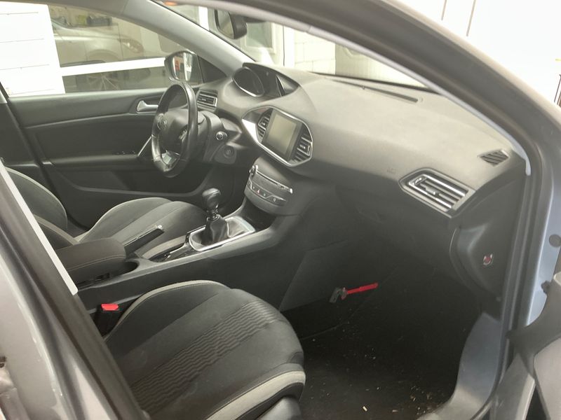 Peugeot 308 1.2 e-THP Style — zdjęcie 3