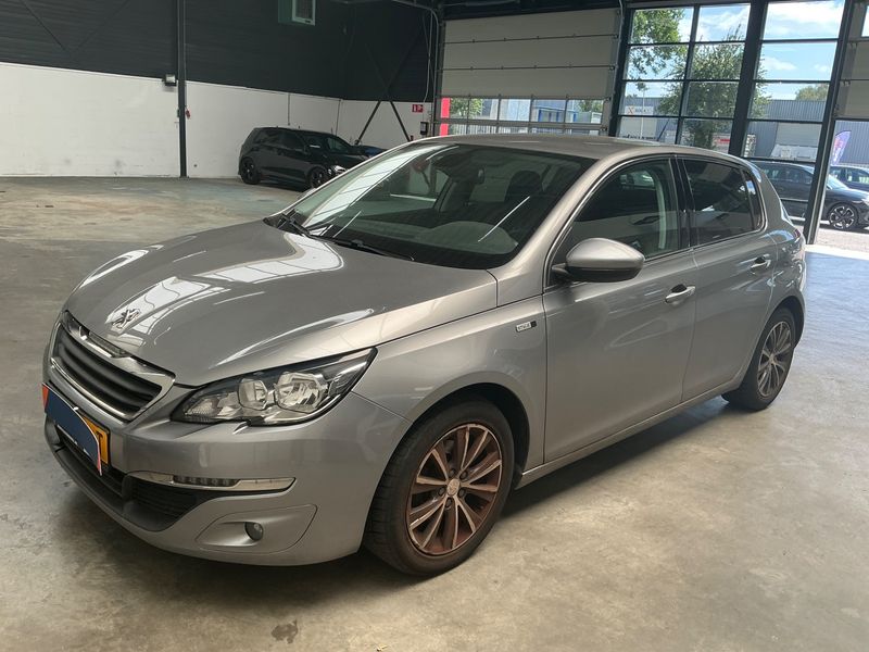 Peugeot 308 1.2 e-THP Style