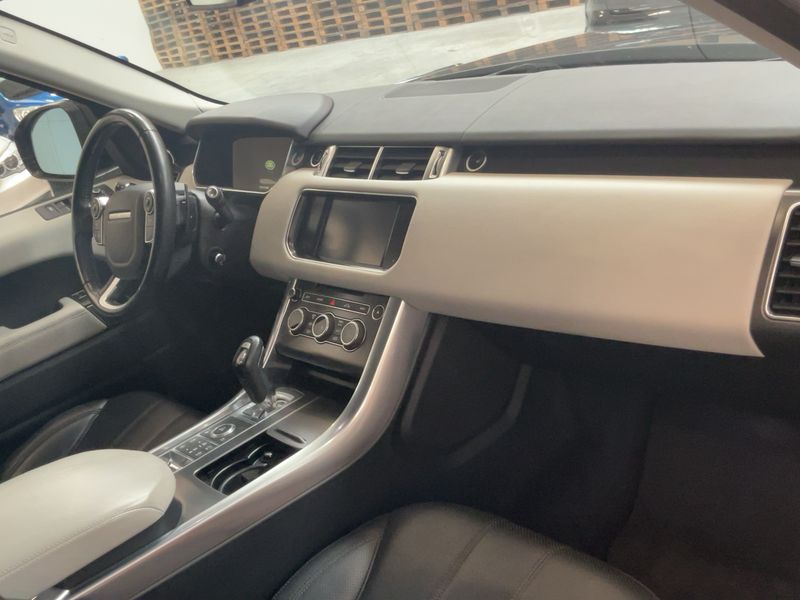 Land Rover Range Rover Sport 3.0 SD V6 Hybrid HSE Dynamic — zdjęcie 12