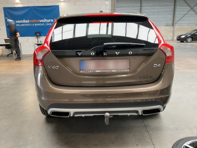 Volvo V60 Cross Country 2.0 D4 Summum — zdjęcie 5