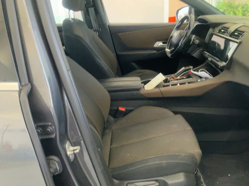 DS Automobiles DS7 Crossback 2.0 Blue-HDi GrandChic — zdjęcie 11