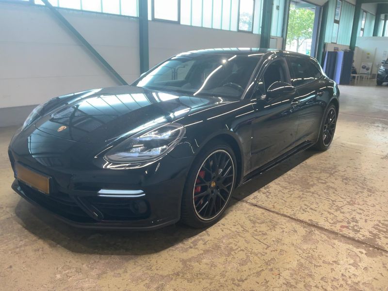 Porsche Panamera Sport Turismo Turbo