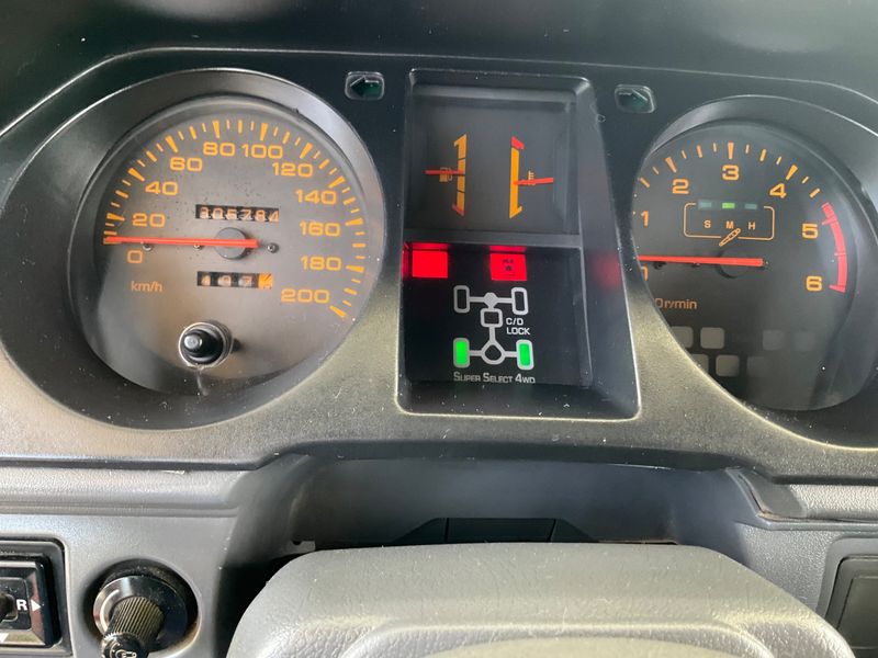 Mitsubishi Pajero 2.8 Turbodiesel TD GLX 2800 — zdjęcie 13