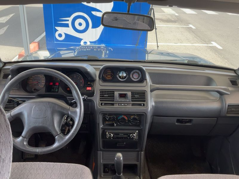 Mitsubishi Pajero 2.8 Turbodiesel TD GLX 2800 — zdjęcie 12